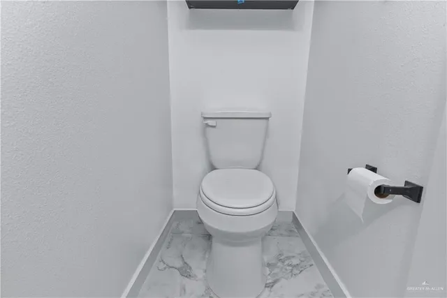 $3,200 | 1000 North Buxton Avenue, Edinburg, TX 78541