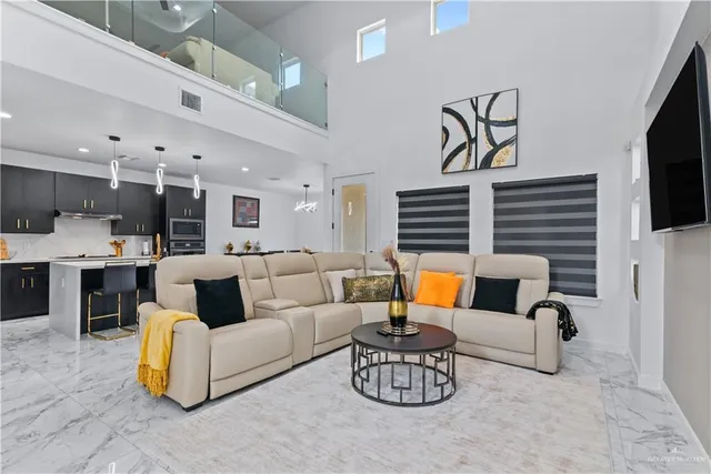 $3,200 | 1000 North Buxton Avenue, Edinburg, TX 78541