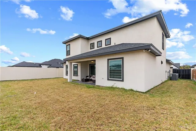 $3,200 | 1000 North Buxton Avenue, Edinburg, TX 78541