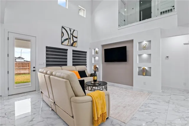 $3,200 | 1000 North Buxton Avenue, Edinburg, TX 78541