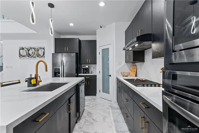 $3,200 | 1000 North Buxton Avenue, Edinburg, TX 78541