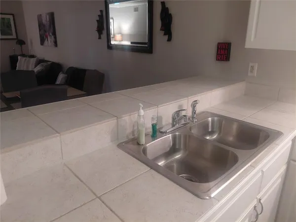 $134,900 | 85 Southeast 16th Avenue, Unit F302, Gainesville, FL 32601