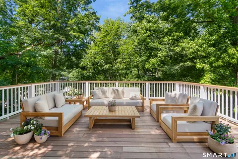 $1,475,000 | 7 Raymond Heights, Darien, CT 06820