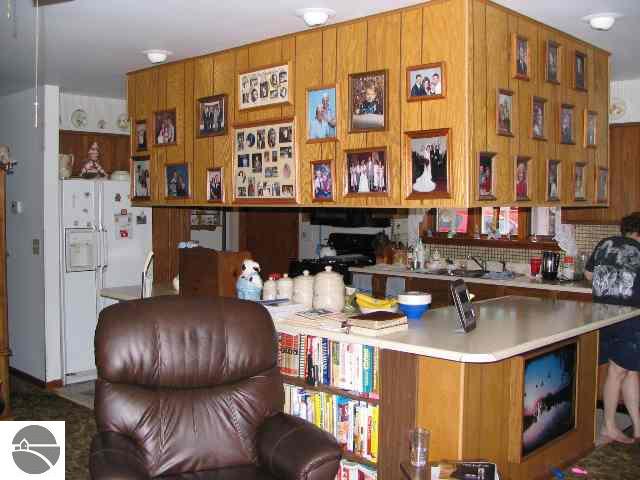 2030 South 33 Road Cadillac, MI 49601 - Photo 7 of 13 1695399-6.JPG