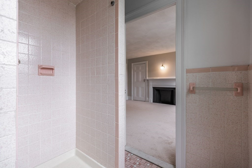 32 High Street Boston, MA 02129 - Photo 18 of 38 a view of a hallway with a hallway