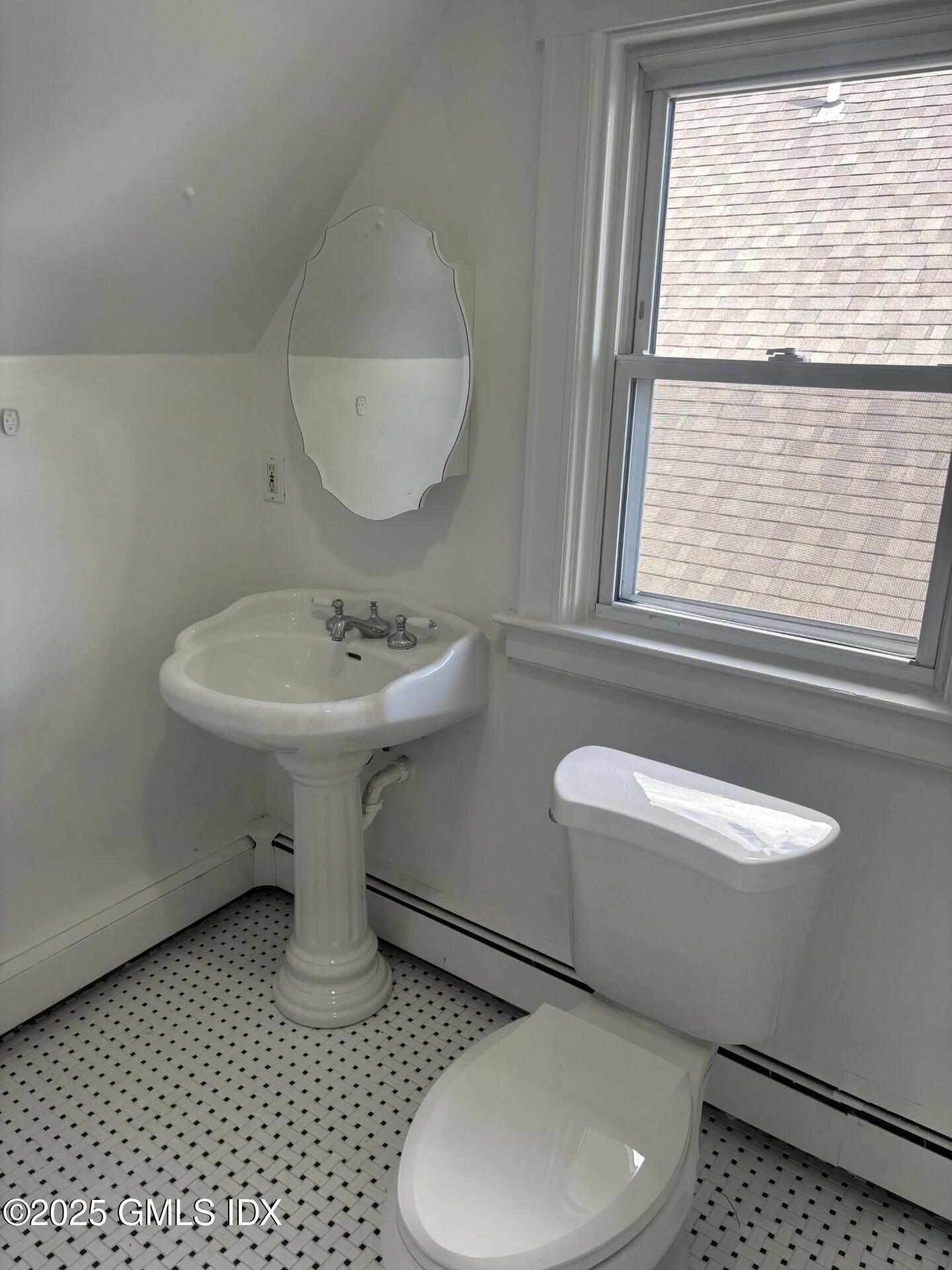 112 East Elm Street, Unit 2 Greenwich, CT 06830 - Photo 6 of 8 Bathroom