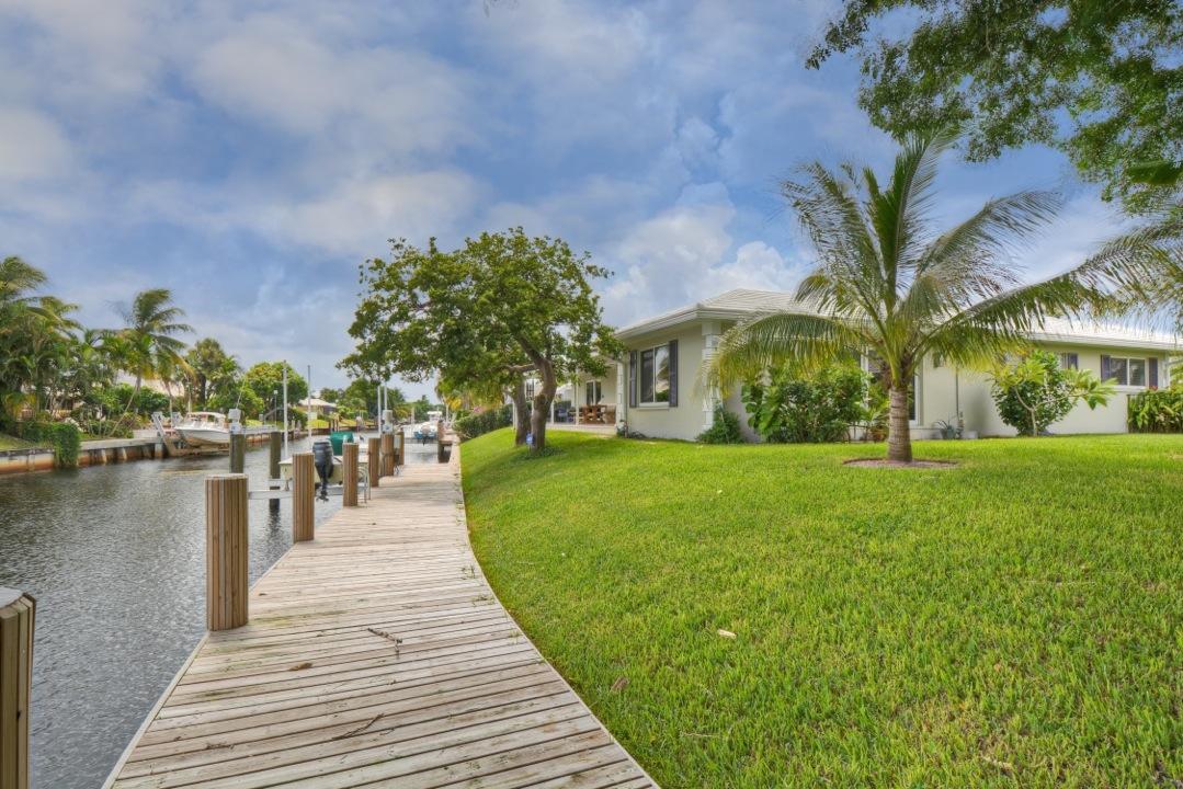 938 Tamarind Way Boca Raton, FL 33486 - Photo 24 of 25 62' DOCK & LIFT