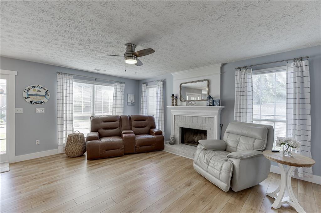 333 Twin Point Way Suwanee, GA 30024 - Photo 7 of 53