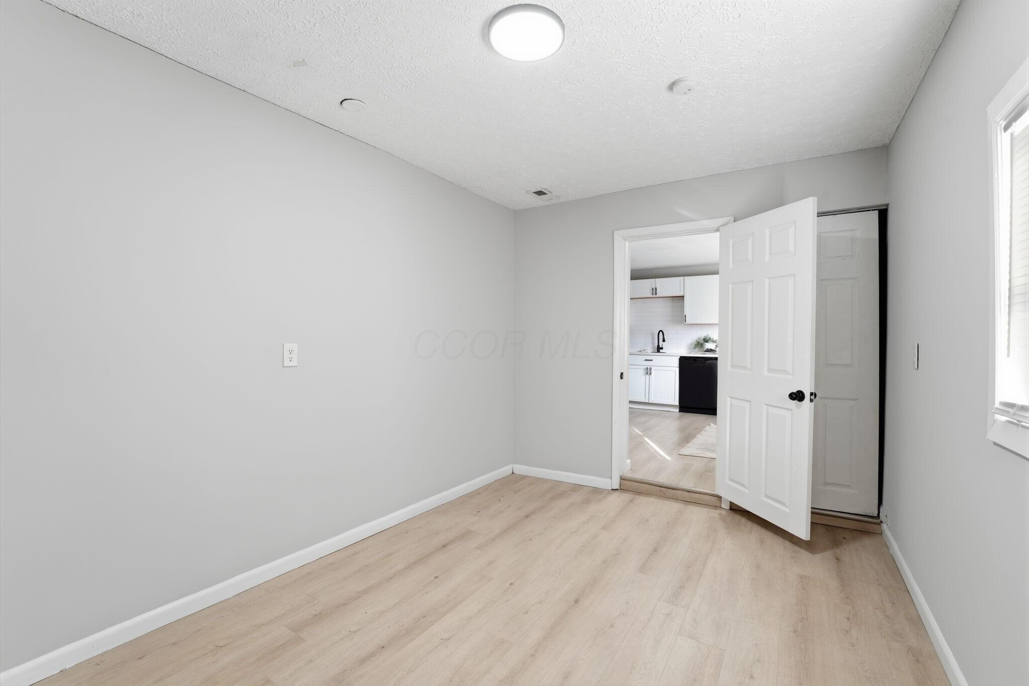577 Barcher Road Columbus, OH 43207 - Photo 28 of 34 20-web-or-mls-577-barcher-rd