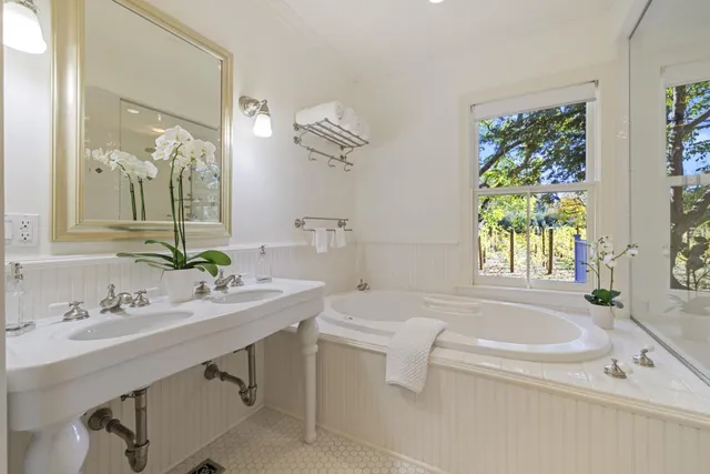 a view of a black and white wall