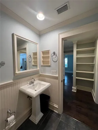 $2,800 | 433 Southeast 7th Street, Gainesville, FL 32601