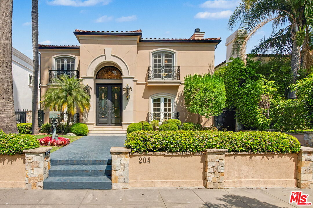 204 Foothill Road Beverly Hills, CA 90210 - Photo 2 of 38 front view of a house