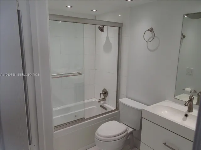 $2,400 | 10835 Southwest 112th Avenue, Unit 305, Miami, FL 33176