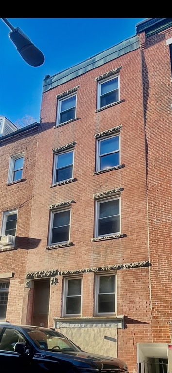 12 Moon Street Boston, MA 02113 - Photo 1 of 9