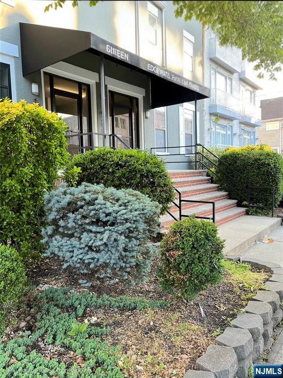 66-68 Edgewater Place, Unit A2 Edgewater, NJ 07020 - Photo 3 of 21