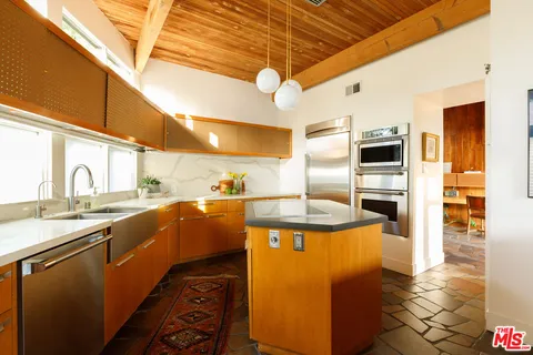 $1,799,000 | 2813 5th Avenue, Los Angeles, CA 90018