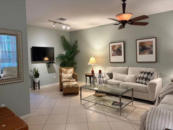 $3,250 | 188 West Thatch Palm Circle, Jupiter, FL 33458