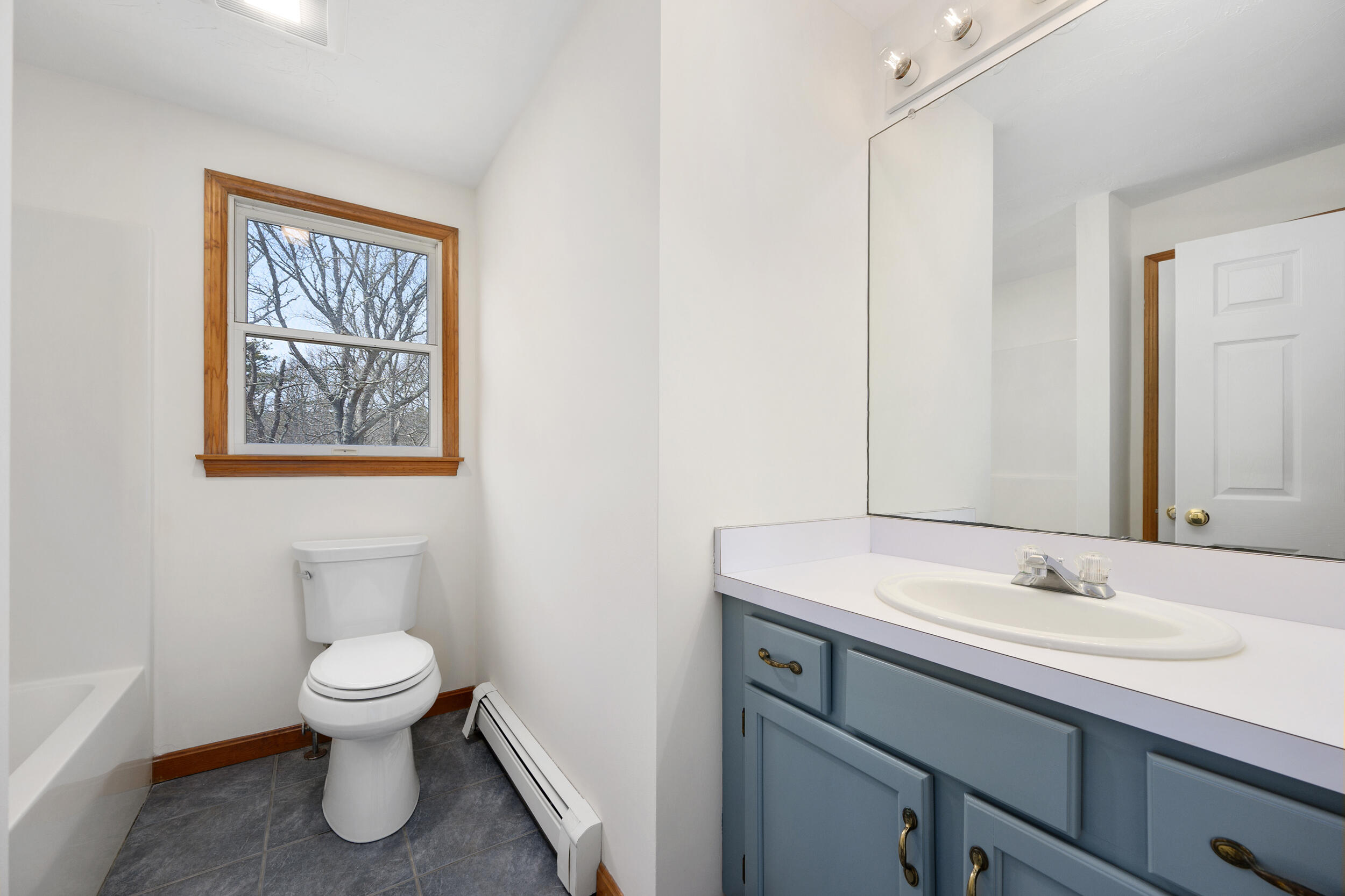 296 Commons Way Brewster, MA 02631 - Photo 11 of 22 2nd flr Bathroom