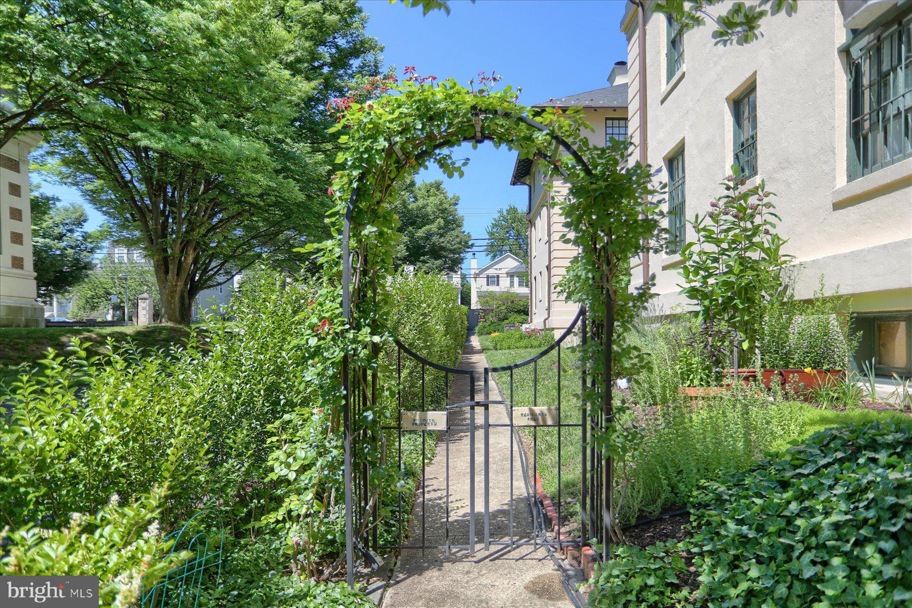 4300 Roland Avenue, Unit 201 Baltimore, MD 21210 - Photo 26 of 30