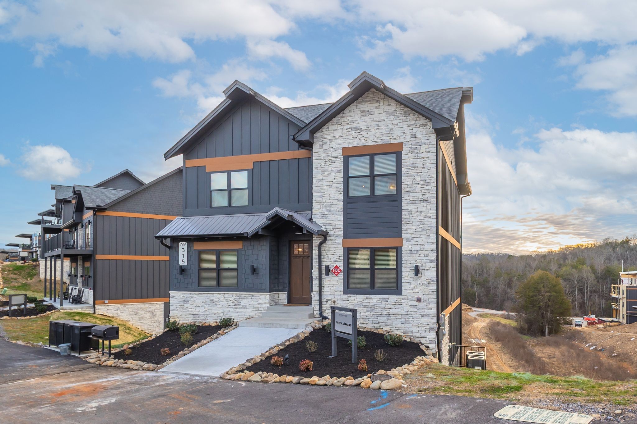 315 Rambling Crk Way Sevierville, TN 37862 - Photo 2 of 80