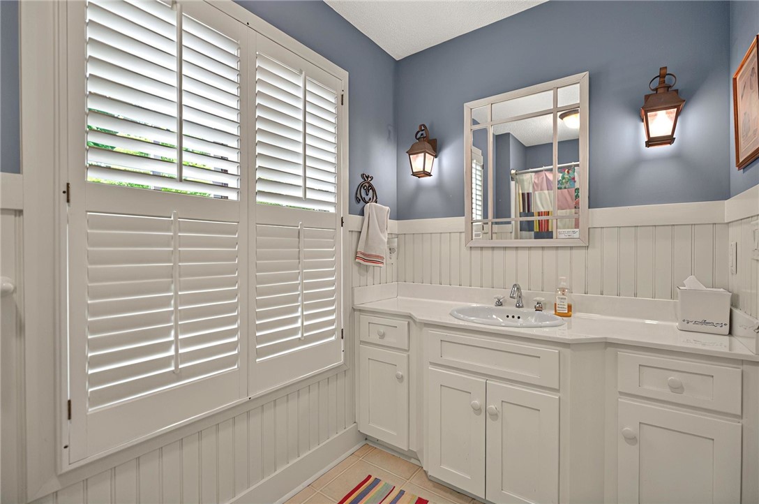 240 Providence Point Anderson, SC 29626 - Photo 24 of 43 Main Level Bathroom