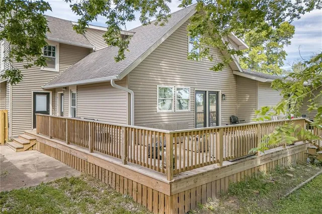 $364,900 | 348 Clinton Street, Osborn, MO 64474