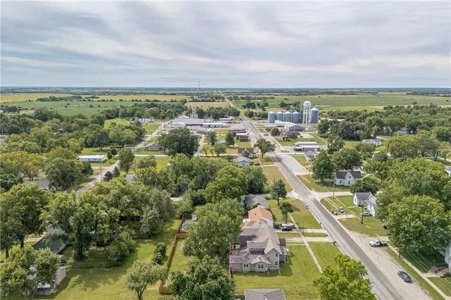 $380,000 | 348 Clinton Street, Osborn, MO 64474