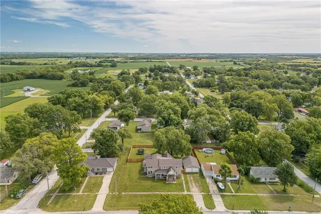 $364,900 | 348 Clinton Street, Osborn, MO 64474