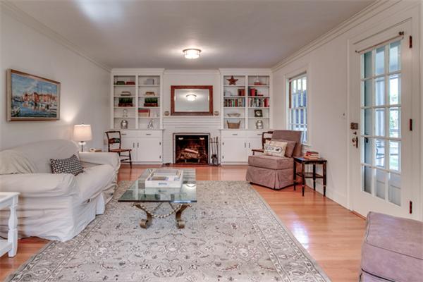 47 Londonderry Road Marblehead, MA 01945 - Photo 2 of 23 Gallery Image 2