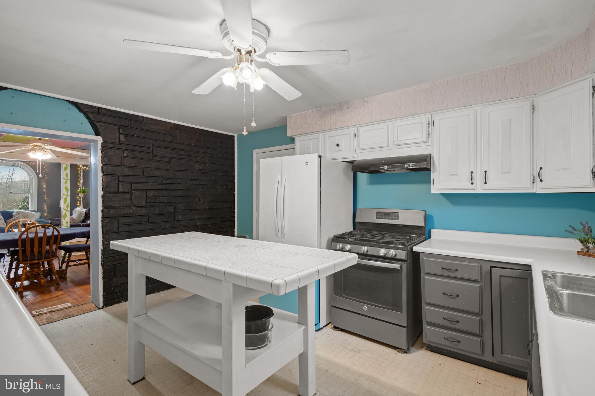 612 Piketown Road Harrisburg, PA 17112 - Photo 12 of 36 Gallery Image 12