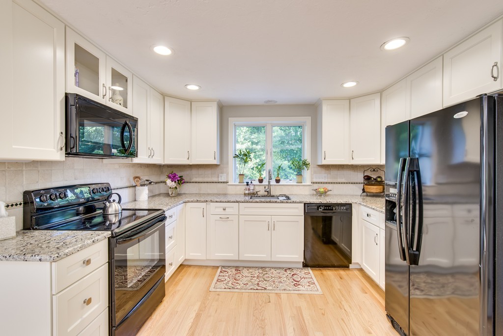 288 Old Farm Road Hanover, MA 02339 - Photo 5 of 30 Gallery Image 5