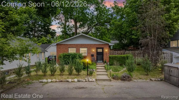 $249,900 | 225 1st Street, Fenton, MI 48430