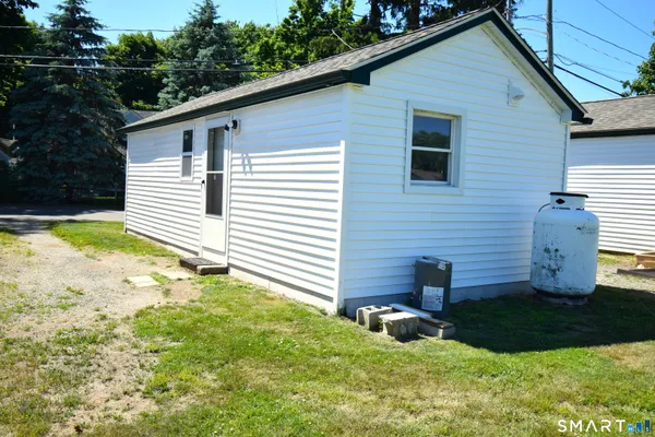 $1,600 | 37 Dudley Lane, Unit 2, Madison, CT 06443