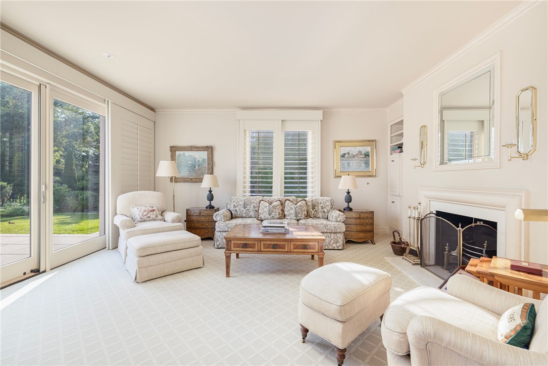 283 Ocean Avenue Newport, RI 02840 - Photo 12 of 25