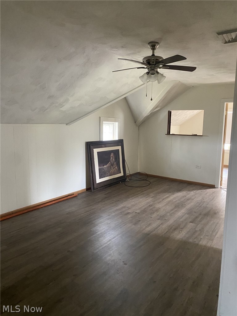 2227 Pipe Street Sandusky, OH 44870 - Photo 6 of 11 Upstairs Living Room