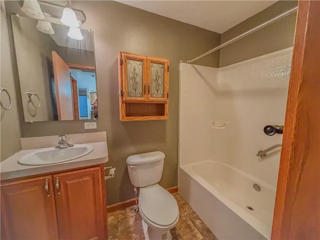 $189,900 | 7764 2nd Street, Higginsville, MO 64037