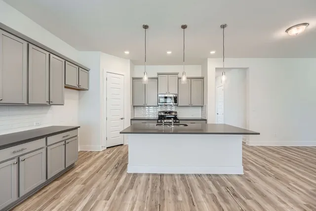 $399,998 | 144 Adelton Boulevard, Bastrop, TX 78602