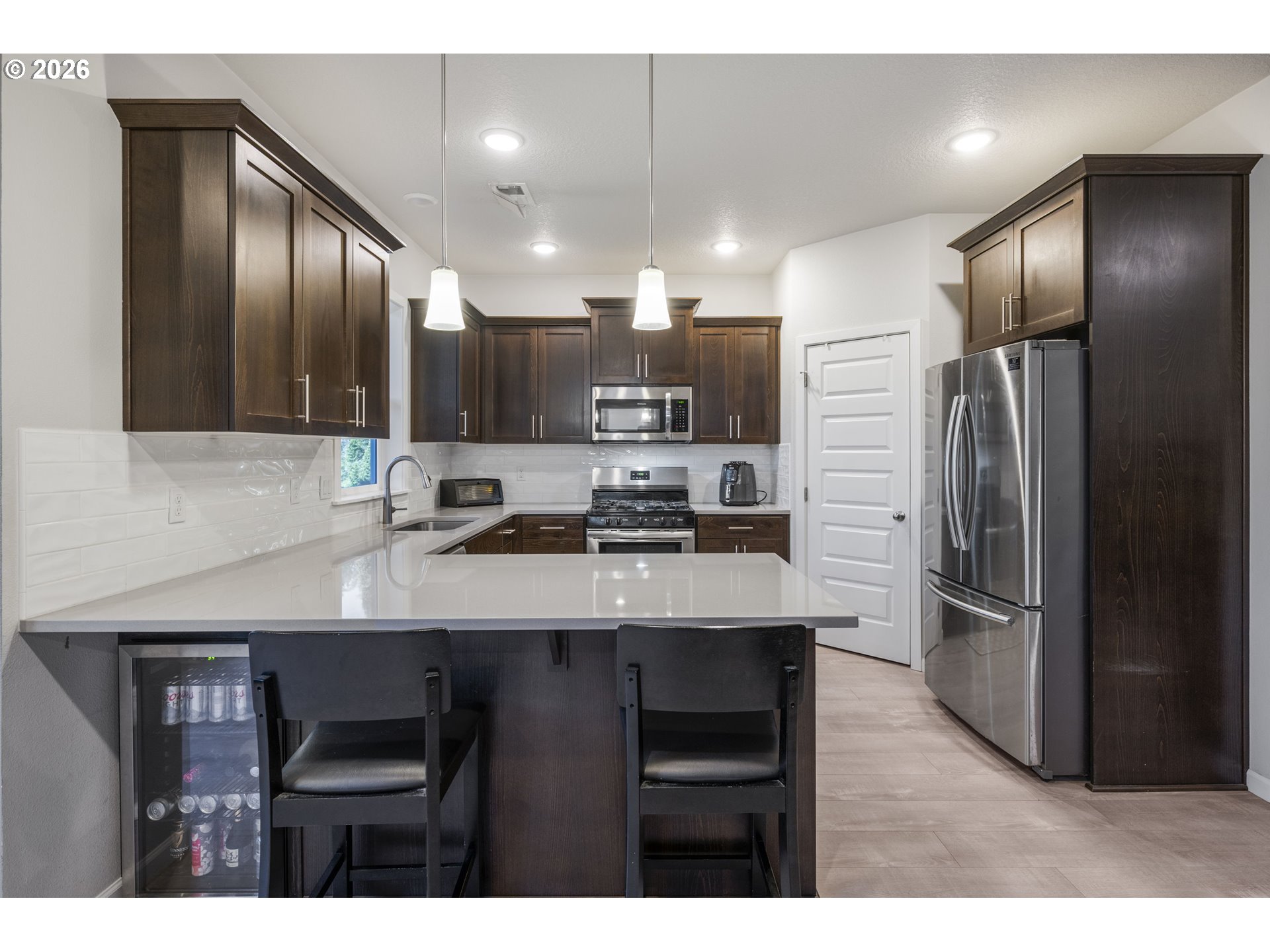 18529 Southwest Bluebird Lane Beaverton, OR 97003 - Photo 8 of 42 Kitchen