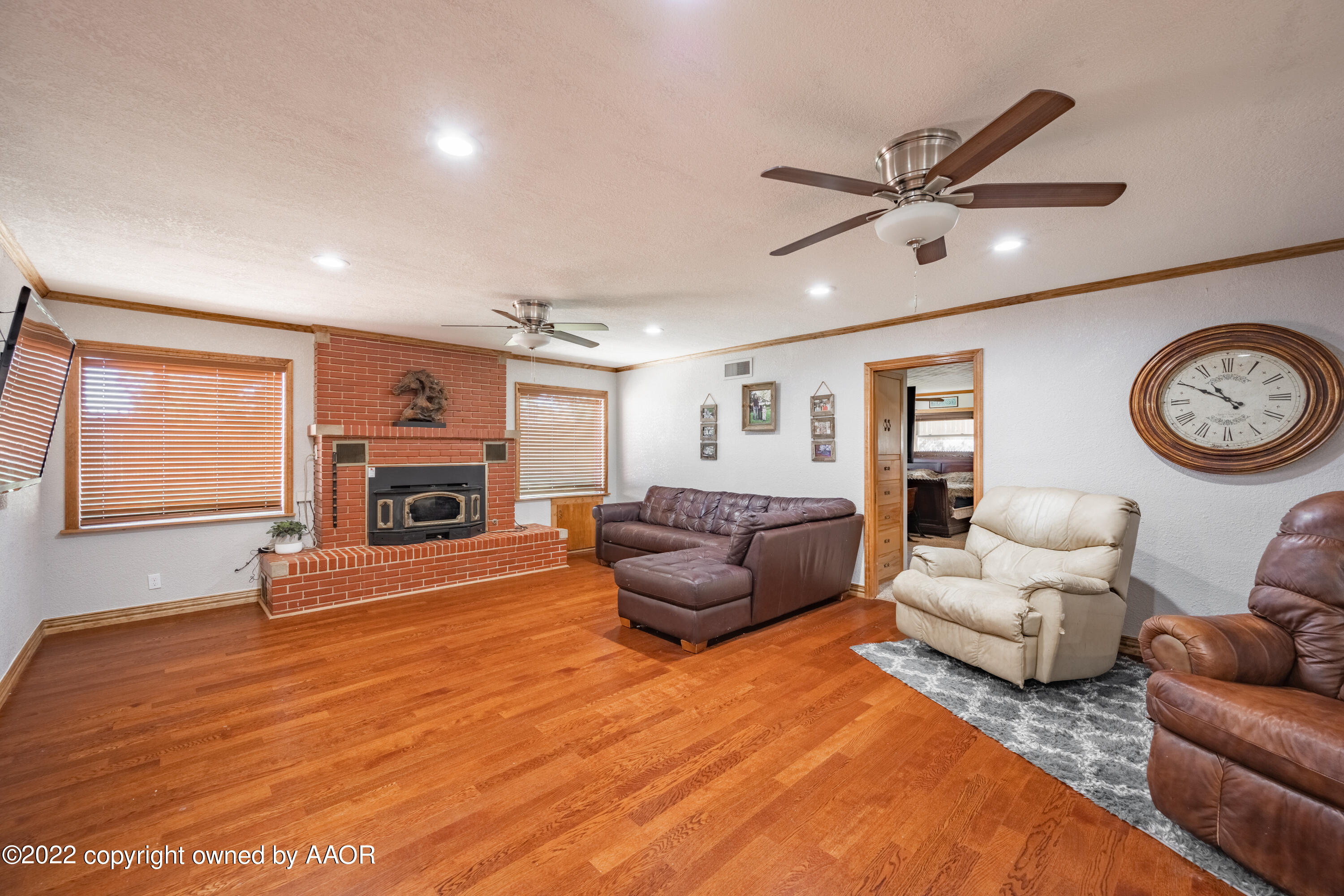 1007 South Canadian Street Wheeler, TX 79096 - Photo 15 of 35 living room 1