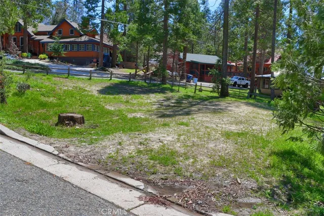 a front view of house with yard