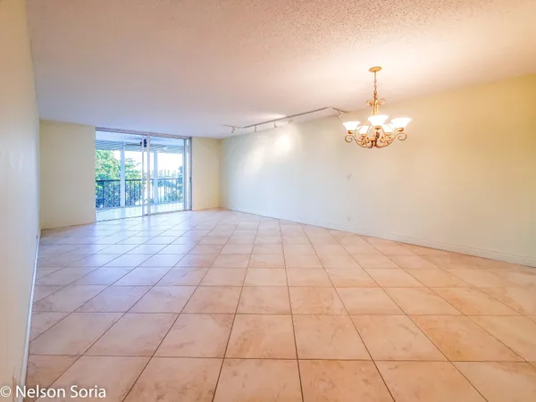 $1,670 | 6650 South Oriole Boulevard, Unit 4010, Delray Beach, FL 33446