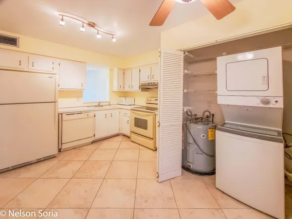 $1,670 | 6650 South Oriole Boulevard, Unit 4010, Delray Beach, FL 33446
