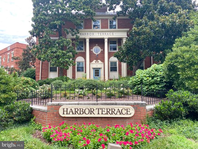 $250,000 | 1315 East Abingdon Drive, Unit 3, Alexandria, VA 22314