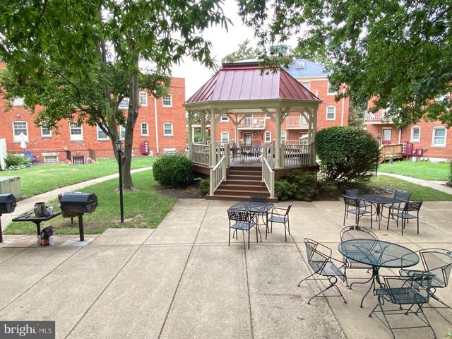 $250,000 | 1315 East Abingdon Drive, Unit 3, Alexandria, VA 22314
