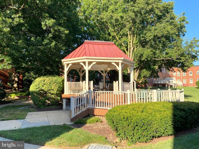 $250,000 | 1315 East Abingdon Drive, Unit 3, Alexandria, VA 22314