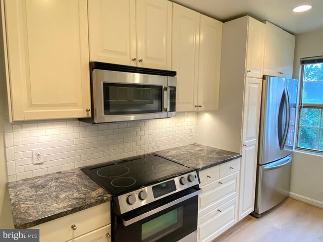 $250,000 | 1315 East Abingdon Drive, Unit 3, Alexandria, VA 22314