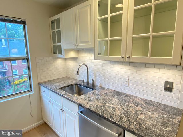 $250,000 | 1315 East Abingdon Drive, Unit 3, Alexandria, VA 22314