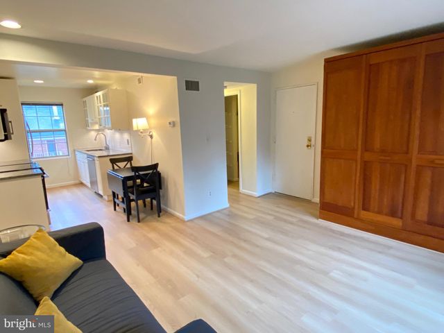 $250,000 | 1315 East Abingdon Drive, Unit 3, Alexandria, VA 22314