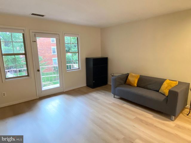 $250,000 | 1315 East Abingdon Drive, Unit 3, Alexandria, VA 22314