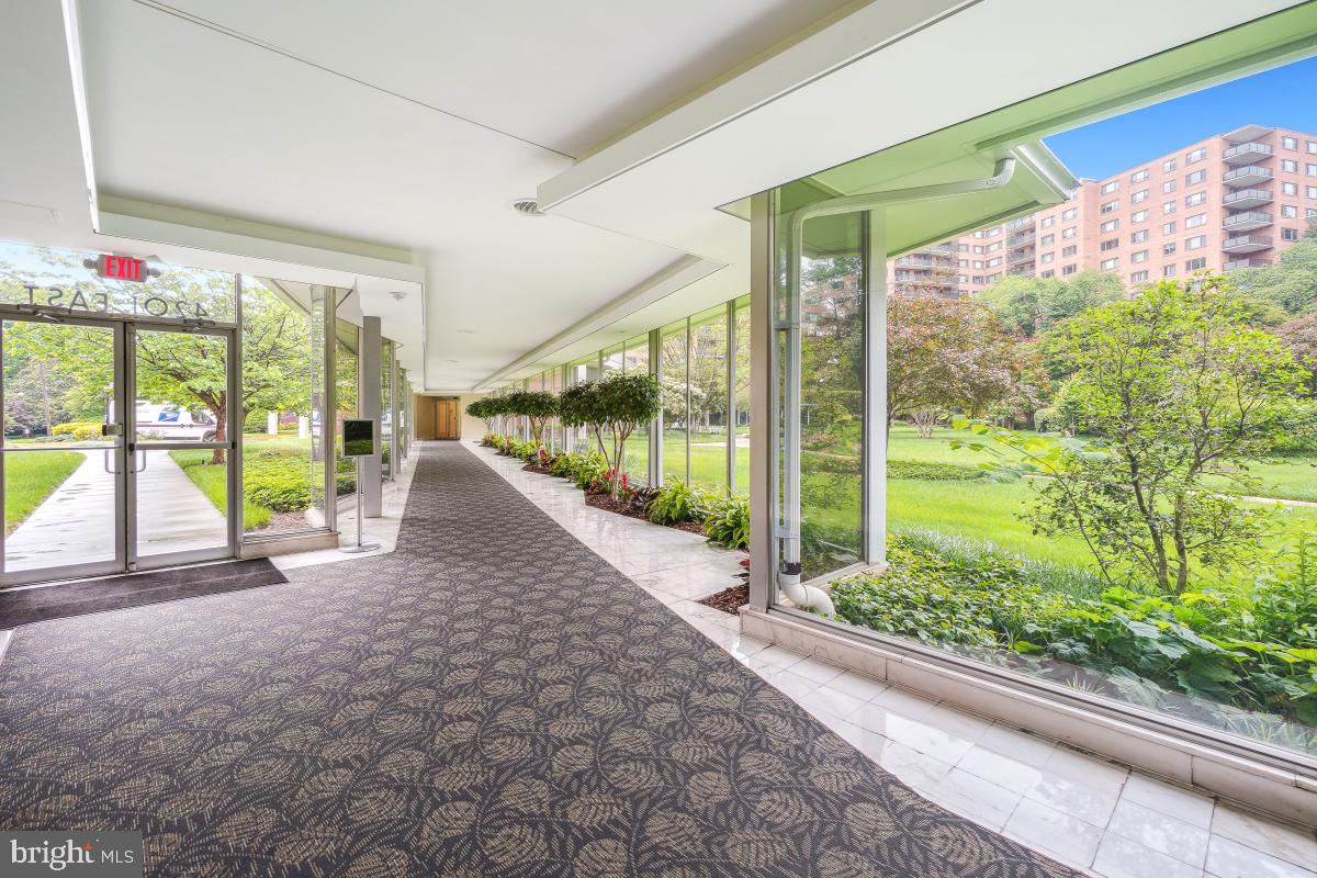 4201 Cathedral Avenue Northwest, Unit 1411E Washington, DC 20016 - Photo 45 of 66 Breezeway